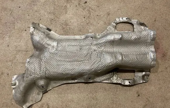 BMW M4 F82 F83 Exhaust heat shield 8055326