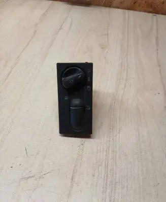 Volkswagen Golf III Light switch 1H6941531A 27569