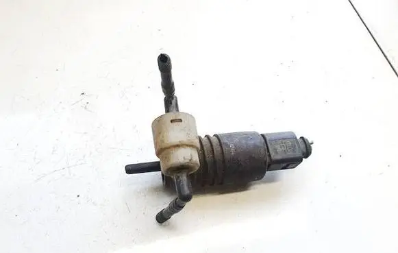 Volkswagen Polo III 6N 6N2 6NF Windscreen/windshield washer pump 1J0973722