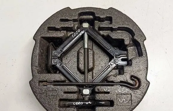 KIA Ceed Tool set 09149A2000U2 09149A2000