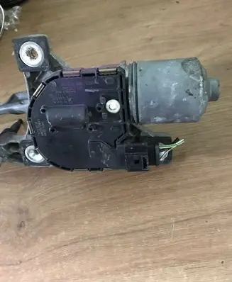 Volvo V50 Wiper motor 30699345