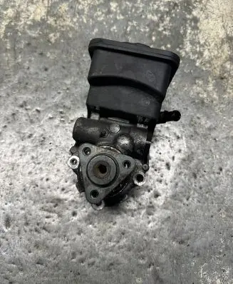 BMW 5 E39 Power steering pump 7691900518
