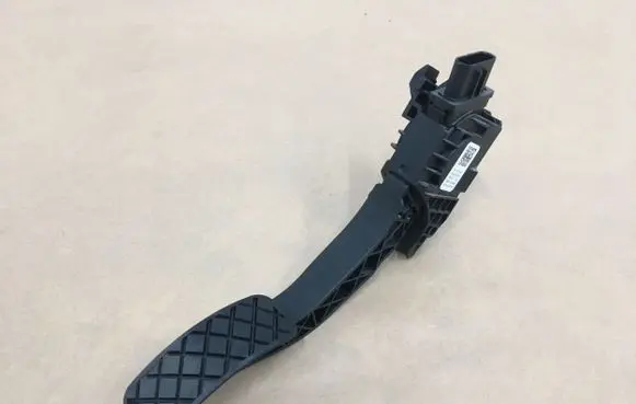 Volkswagen Up Accelerator throttle pedal 1S1723503A 6PV01062121