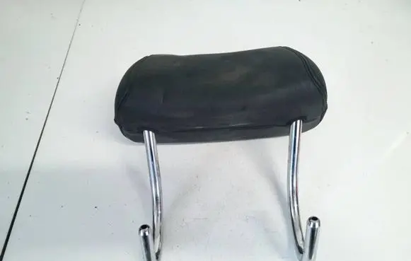 Mercedes-Benz S W221 Front seat headrest 