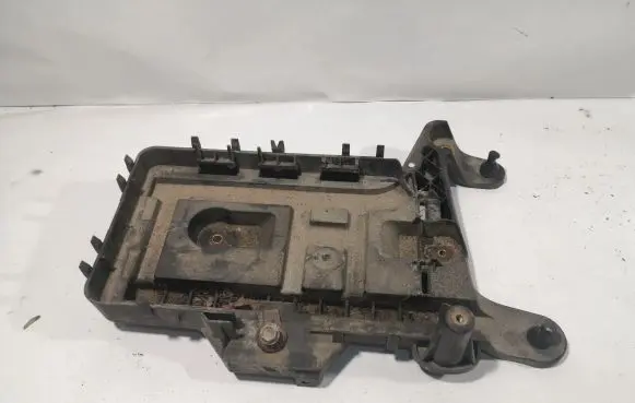 Skoda Octavia Mk2 (1Z) Battery tray 1K0915333C
