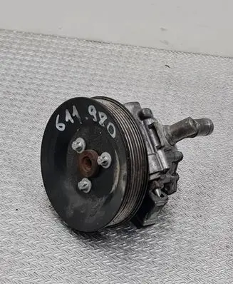 Mercedes-Benz Vito Viano W638 Power steering pump A6042360010 91208