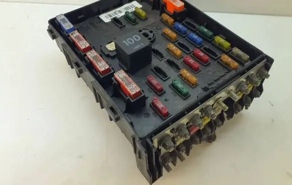 Audi A6 S6 C6 4F Fuse module 3C0937125 63592777