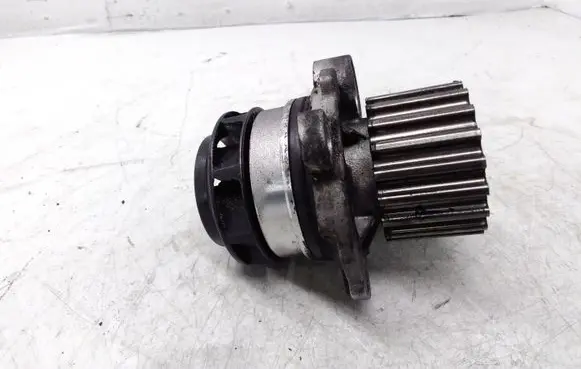 Volkswagen Touran I Water pump
