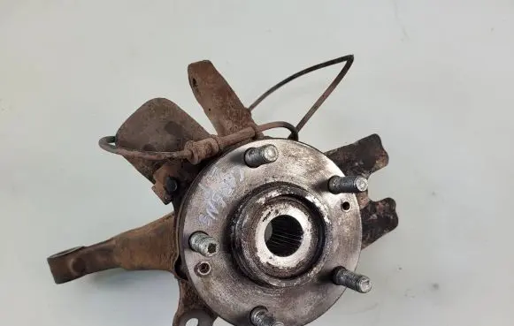 KIA Carens III Front wheel hub