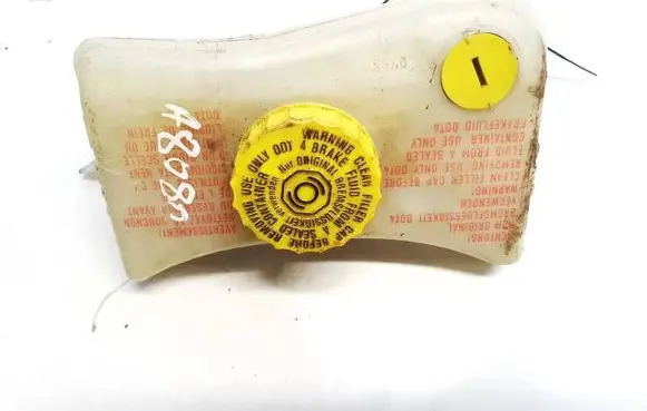 Audi A6 S6 C6 4F Brake fluid reservoir 32067009