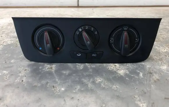Seat Ibiza IV (6J,6P) Climate control unit 6J0820045A