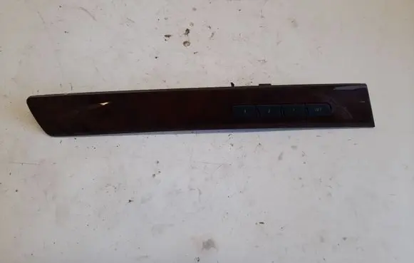 Volkswagen Touareg II Front door trim bar 7P6867439R