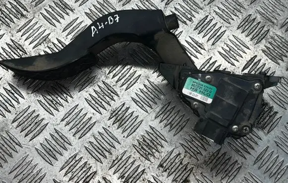 Audi A4 S4 B7 8E 8H Accelerator throttle pedal 8E1721523G 6PV00837505
