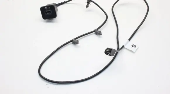Jeep Cherokee USB socket connector 68145140AC
