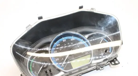 Toyota Yaris Speedometer (instrument cluster) 838000UL70