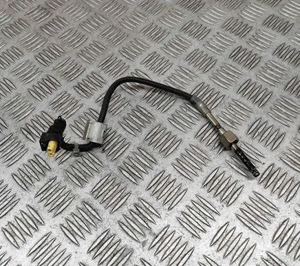 Mercedes-Benz C W205 Oil temperature sensor A0009058904