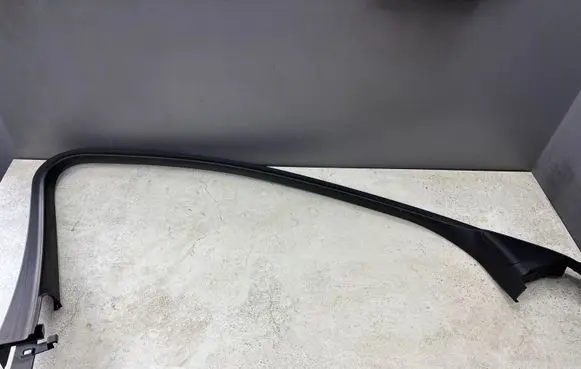 Opel Insignia B Front door glass trim molding 39144812