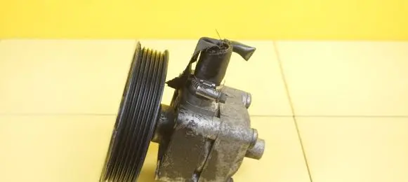 Volvo XC90 Power steering pump 30760531 27SP52