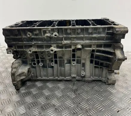 Volvo XC90 Engine block 08642225