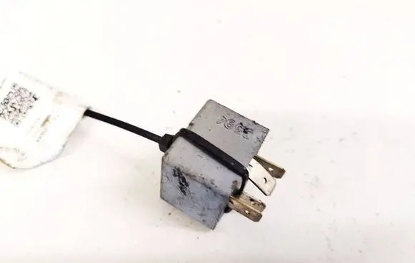 Volkswagen Touran I Other relay 141951253B