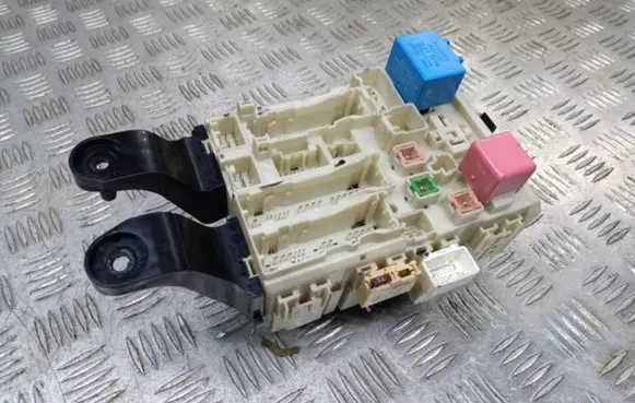 Toyota Avensis T270 Fuse box set