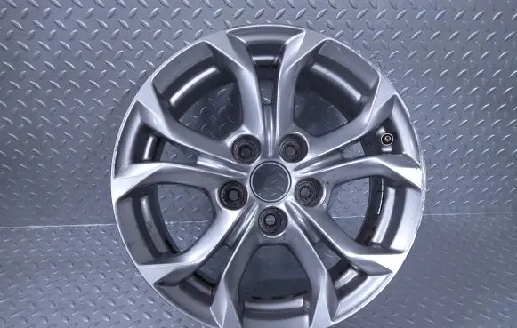R16 alloy rim