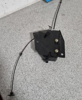 BMW 7 E38 Fuel tank cap lock motor 8352168