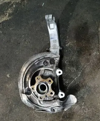 BMW X5 G05 Front wheel hub spindle knuckle 6876655