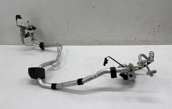 Volvo XC90 Air conditioning (A/C) pipe/hose 32130440