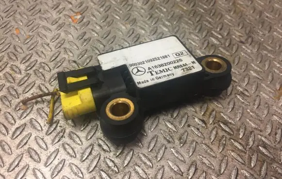Mercedes-Benz ML W163 Airbag deployment crash/impact sensor 1638200226