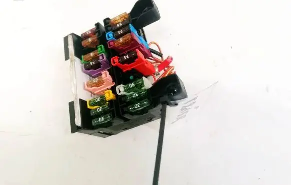 Mercedes-Benz CLS C219 Fuse box set 2115450301 13943311