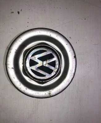 Volkswagen Golf III Original wheel cap 6N0601249F