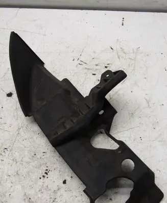 Honda CR-V Fender mounting bracket 74206-T1GA-G0