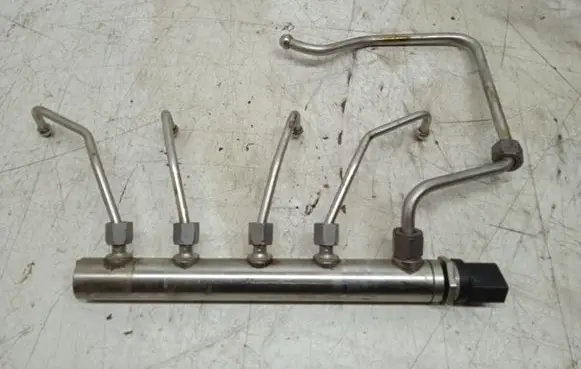 BMW 5 F10 F11 Fuel main line pipe 7585411