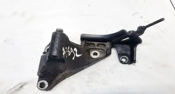 Renault Clio I Engine mounting bracket 