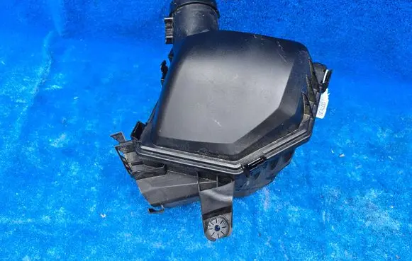 BMW X1 U11 Air filter 8489429