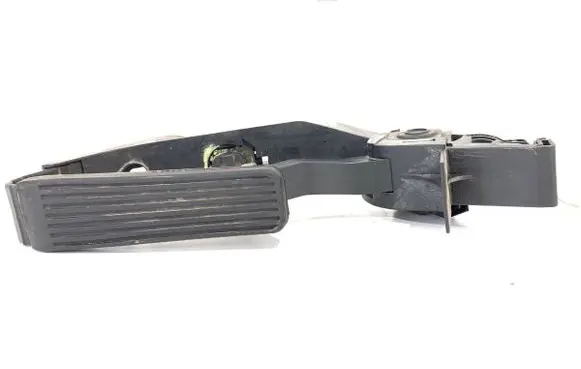Mercedes-Benz C AMG W203 Accelerator throttle pedal 2113010001