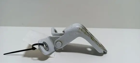 KIA Sportage Front door lower hinge 