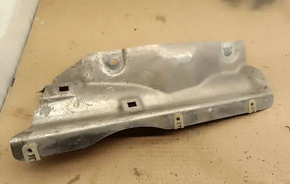 BMW 6 F06 Gran coupe Exhaust heat shield 7202853 24640010