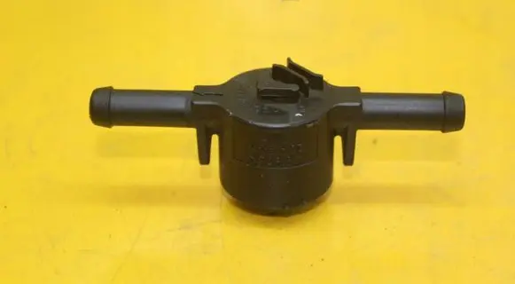 Audi A6 S6 C6 4F Fuel pressure regulator 057127247