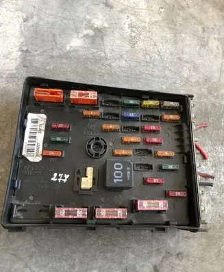 Volkswagen PASSAT B6 Fuse module 3C0937125 63592777