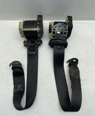 Opel Astra G Rear seatbelt 90560642 043010