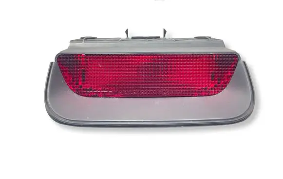 Honda CR-V Third/center stoplight P6369