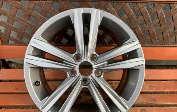 Volkswagen Polo VI R16 alloy rim 