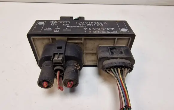 Volkswagen New Beetle Coolant fan relay 1J0919506K