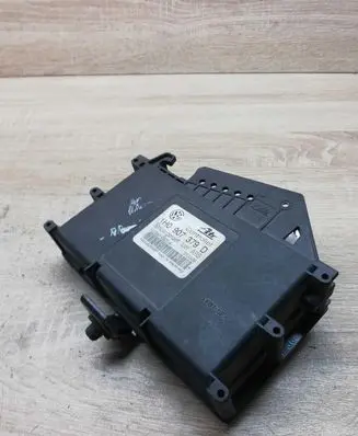 Volkswagen Golf IV ABS control unit/module 1H0907379D