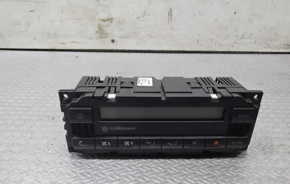 Volkswagen PASSAT B5.5 Climate control unit 3B1907044