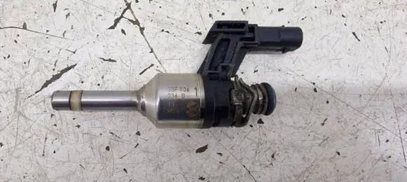 Volkswagen Golf VI Fuel injector 03F906036B