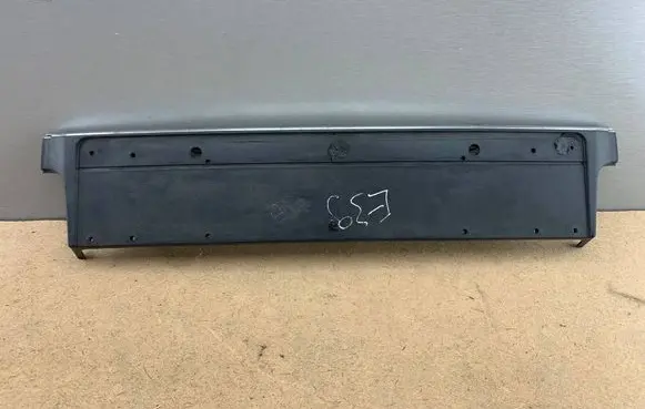 BMW 5 E39 Number plate surrounds holder frame 8226563 51118226563 8226557