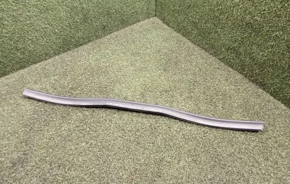 Porsche Cayenne (92A) Rubber seal loading door window/glass 7P5823737